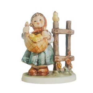 GOEBEL HUMMEL Figurine "Chicken Licken" Stamped HUM # 385 TMK-5 W. Germany EUC